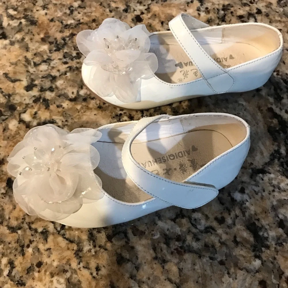 👶 Boutique White Dress Shoes
